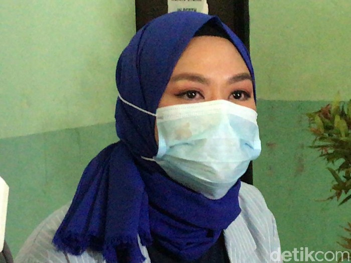 Arist Merdeka Sirait (Ketua Umum Komnas Anak) dan Yunita Lestari (mantan istri pertama Daus Mini)