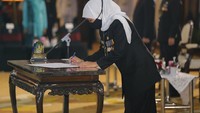 Sementara Ketua Panitia Pelaksana Pelantikan Kepala Daerah Jatim 2021, Aries Agung Paewai mengatakan, pelantikan dilakukan dalam 3 sesi. Di mana, setiap sesi diperkirakan membutuhkan waktu 90 menit hingga 2 jam. (Dok. Humas Pemprov Jatim)