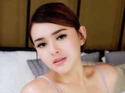 8 Pesona Seleb Cantik Indonesia Pakai Baju Warna Kulit, Bikin Lihat 2 Kali