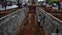 Diketahui, setiap kolam olakan di Jalan Boulevard Barat, Kelapa Gading rata-rata berdimensi panjang 25 sampai 35 meter, lebar tiga meter, dan kedalaman 1,5 meter.  