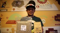 Salah satu tempat yang menarik untuk belajar tentang kopi dari hulu ke hilir ialah Kopi Malabar Indonesia yang ada di Desa Margamulya, Kecamatan Pangalengan, Kabupaten Bandung.