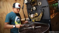 Di sini pusat pelatihan pedesaan swadaya, di sini kita bisa belajar bareng mengenai bisnis kopi dari hulu ke hilir. Kita bisa mempelajari bareng-bareng untuk komoditi kopi arabika khususnya. Di Kopi Malabar juga ada Malabar Tourism, biasanya untuk wisata, camping ground, ada sepeda juga lebih ke MTB, ujar Marketing Kopi Malabar Indonesia, Agung Budiyono  kepada detikcom beberapa waktu lalu.