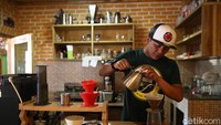 Budi mengatakan paket edukasi kopi untuk peserta pelatihan biasanya memakan waktu 2-3 hari. Selain itu, ada juga paket yang misalnya hanya belajar untuk roasting kopi. Budi mengatakan adapun yang ingin belajar di Kopi Malabar Indonesia tinggal menghubungi manajemen melalui email hingga media sosial.