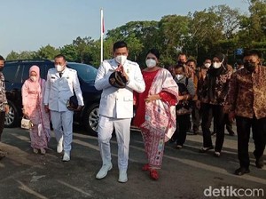 Dampingi Bobby Nasution Pelantikan, Kahiyang Ayu Anggun Berkebaya Merah