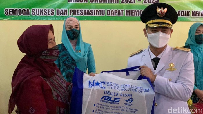 bupati trenggalek Mochamad Nur Arifin
