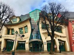 Kumpulan Desain Gedung Unik Meleleh Hingga Tenggelam