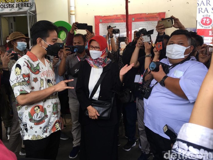 Gibran Rakabuming Raka di Pasar Gede Solo, Jumat (26/2/2021).