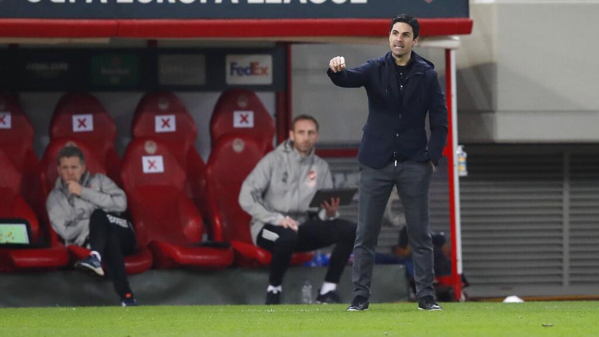Mikel Arteta sempat deg-degan gol Pierre-Emerick Aubameyang terancam dianulir (Foto: AP/Thanassis Stavrakis)