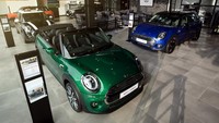 PT Plaza Auto Raya merupakan salah satu diler resmi MINI Indonesia yang telah memasarkan MINI sejak tahun 2018. Diler pertama Plaza MINI berlokasi di Tangerang. Kini, Plaza MINI Bandung hadir dengan konsep inovatif dan energik khas brand MINI yang siap menginspirasi dan memenuhi kebutuhan para penggemar MINI di wilayah Jawa Barat.
