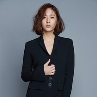 Krystal Jung merupakan visual dan vokalis grup f(x). Ia lahir dan besar di San Fransisco, California, Amerika Serikat dengan nama Chrystal Soo Jung. Idol KPop ini fokus berkarier sebagai aktris dan populer di drakor The Heirs. Foto: Twitter