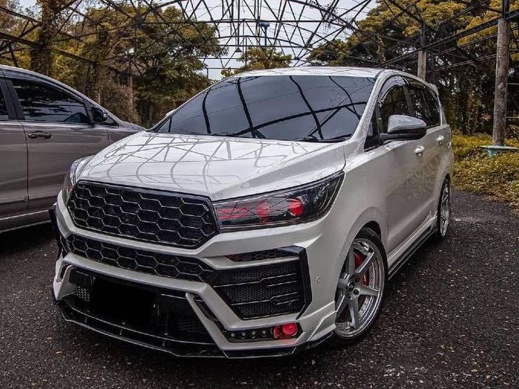 Innova Keracunan Lamborghini Urus, Tampilannya Jadi Sporty