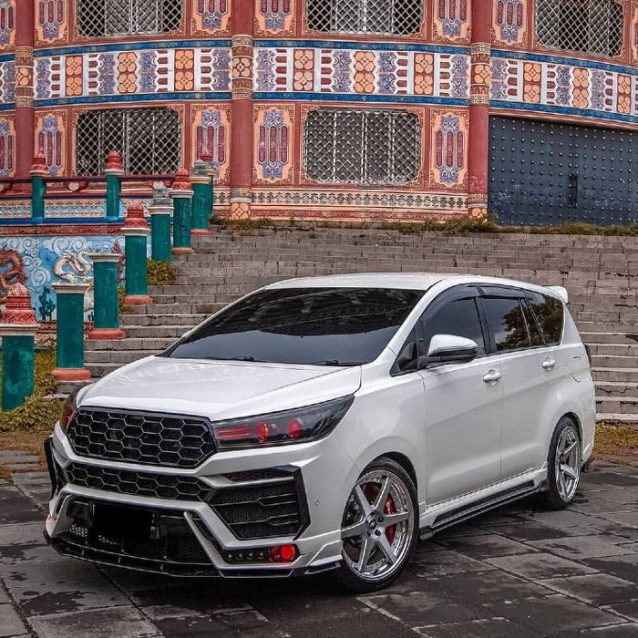 Innova bergaya Lamborghini Urus Innova bergaya Lamborghini Urus