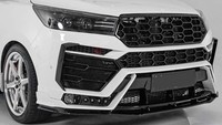 Masih di bagian muka, tampilan juga semakin agresif dan terlihat cepar berkat bemper dengan kisi-kisi yang lebih besar dari versi asli Kijang Innova. Foto: instagram @icon60_autocustoms