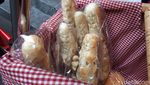 Jajan Roti Buaya Mungil Isi Nougat hingga Garlic Butter yang Nikmat