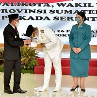 Menurut informasi yang tertera di Instagram resmi Dinas Kominfo Medan, pelantikan Ketua TP PKK Kota Medan dan Ketua Dekranasda Kota Medan berlangsung pada Jumat (26/2/2021), setelah Gubernur Sumatera Utara, Edy Rahmayadi, melantik Wali Kota Medan, Muhammad Bobby Afif Nasution, SE.MM dan Wakil Wali Kota Medan, H. Aulia Rachman,SE. (Foto: Dok. Kominfo Medan)