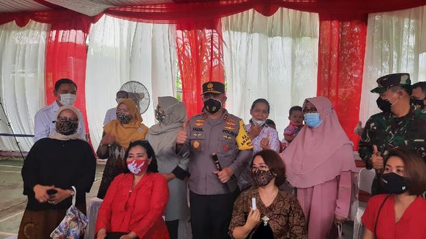 Kapolda Metro Jaya Irjen Fadil Imran Kunjungi Kampung Tangguh di 15 Kelurahan Bojong Nangka, Kelapa Dua, Kabupaten Tangerang, Jumat (26/2/2021).