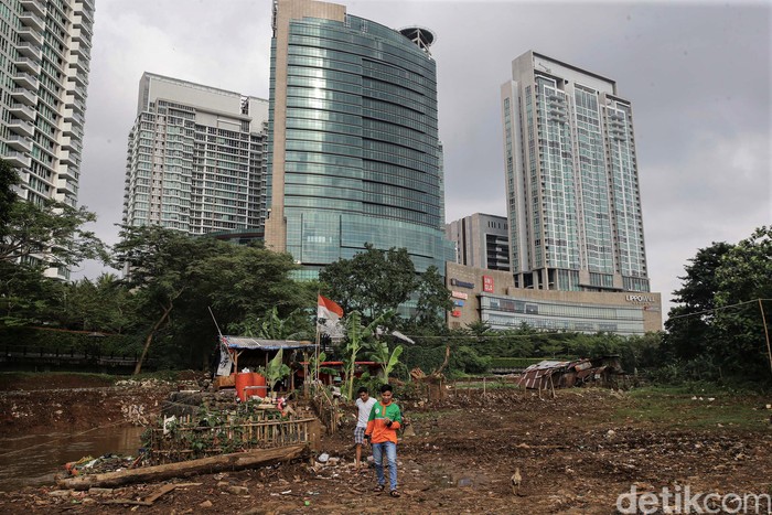 Kontroversi Pembangunan Mal yang Disorot JK Bikin Kemang Banjir Banjir Jakarta tuai sorotan dari berbagai pihak, salah satunya Wakil Presiden Jusuf Kalla. Ia soroti pembangunan mal yang disebut jadi penyebab banjir di Kemang
