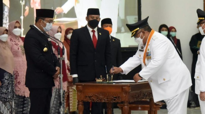 Marwan Hamami saat dilantik jadi Bupati Sukabumi.