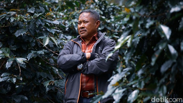 Usai tembus pasar Asia, Kopi Malabar kini membidik pasar Eropa. Yuk berkenalan dengan Pendiri Kopi Malabar Indonesia, Supriatnadinuri atau biasa dikenal H Nuri.
