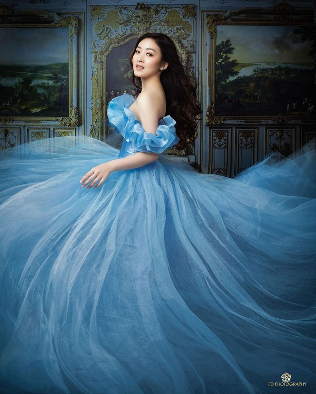 Inilah penampilan terbaru aktris Natasha Wilona di pemotretan bersama Disney Indonesia. Dibidik oleh fotografer Fandy Susanto, bintang sinetron Cinta Karena Cinta ini menjelma sebagai Cinderella. (Foto: Dok. FD Photography dan Disney Indonesia)