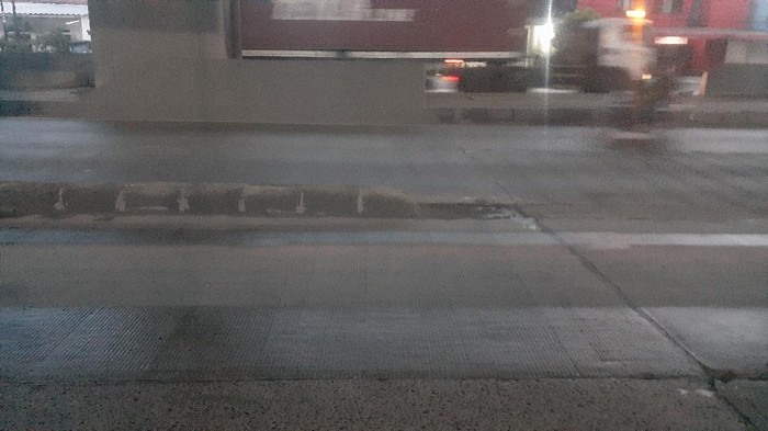 Pembatas Jalan di Cilincing, Jakarta Utara yang sering buat kecelakaan.