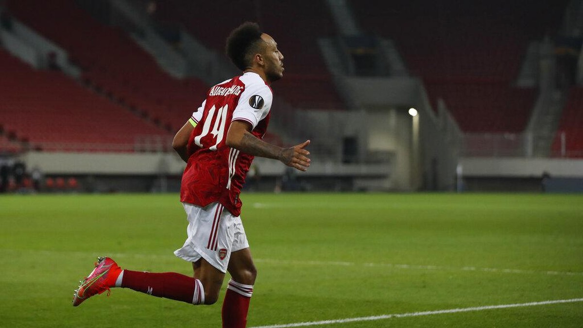 Pierre-Emerick Aubameyang tak gagal lagi bikin gol penentu (AP/Thanassis Stavrakis)