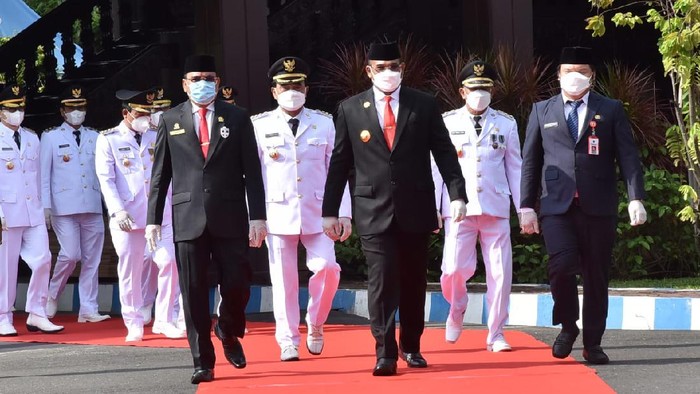 Pj Gubernur Kalsel Lantik 5 Kepala Daerah Terpilih (Foto: Risanta/detikcom)