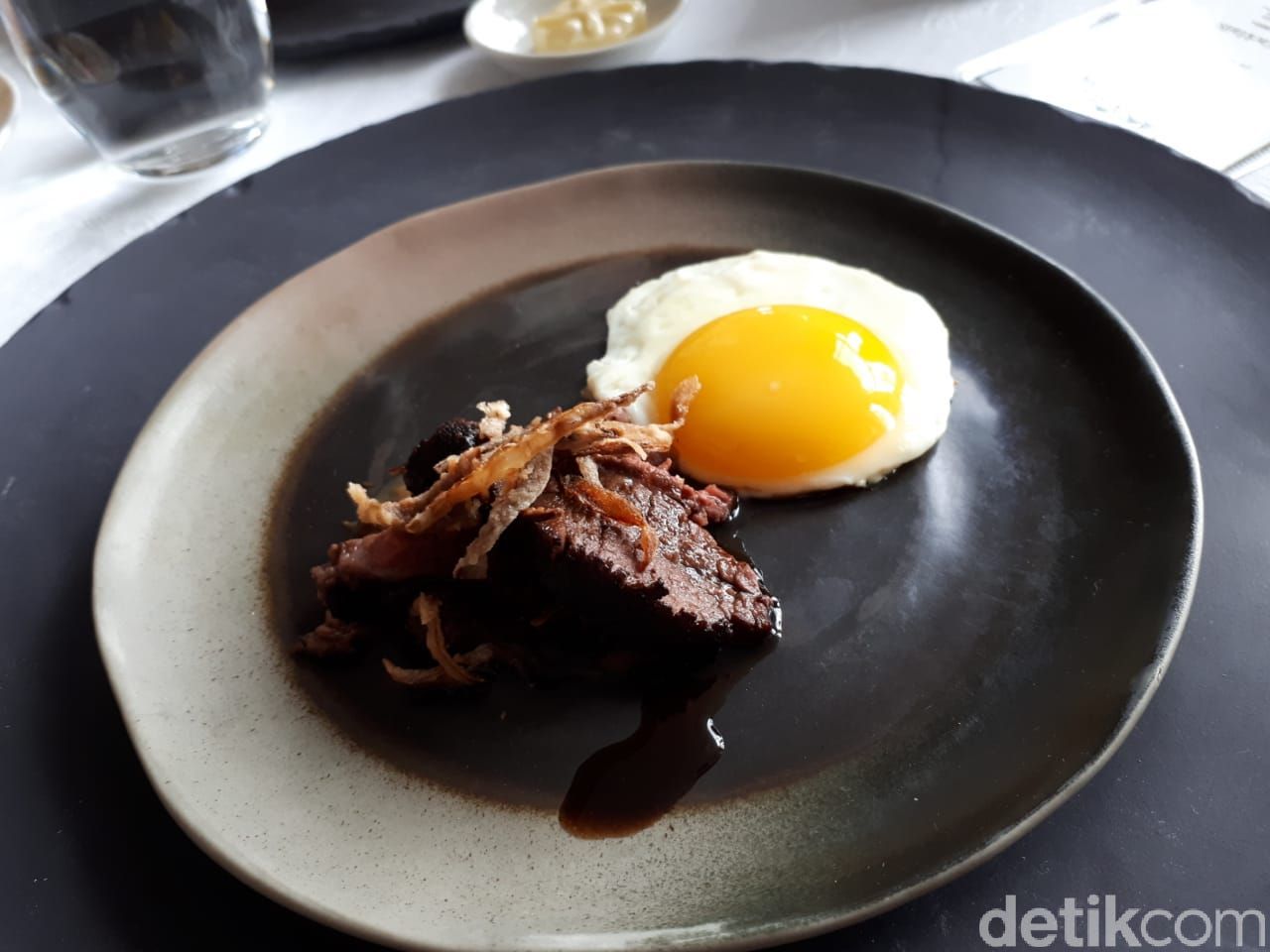 Puas Sunday Brunch dengan Angus Beef hingga Barramundi Panggang Arang