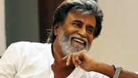 Rajinikanth sempat didiagnosis menderita gagal ginjal dan menjalani perawatan di rumah sakit, salah seorang fans pun berniat bunuh diri dan menyumbangkan ginjalnya untuk sang aktor. Dok. Instagram