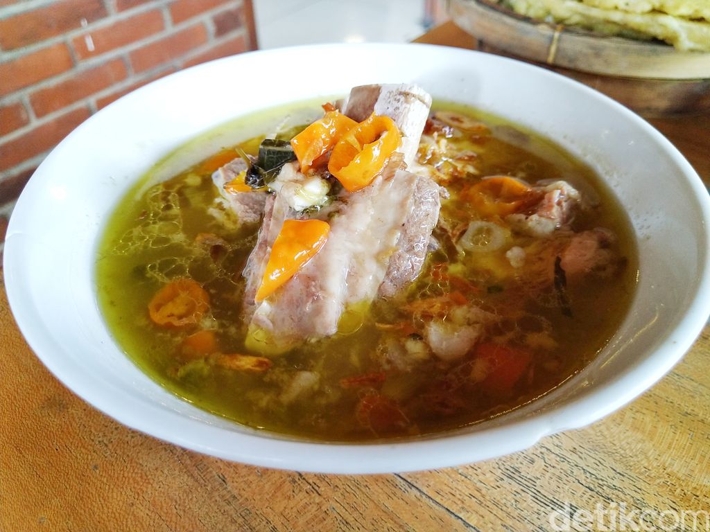 Rumah Jawa : Asem-asem Iga dan Nasi Gudeg Mlekoh Pengobat Kangen
