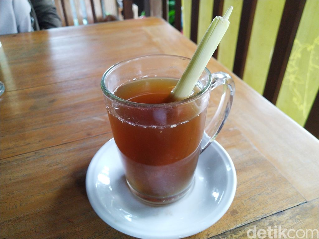 Rumah Jawa : Asem-asem Iga dan Nasi Gudeg Mlekoh Pengobat Kangen