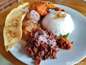 Rumah Jawa : Asem-asem Iga dan Nasi Gudeg Mlekoh Pengobat Kangen