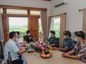 Sandiaga Uno Berupaya Selamatkan Pramuwisata di Bali