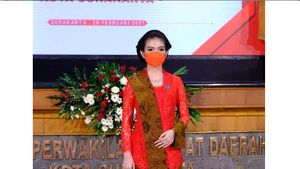 Foto: Cantiknya Selvi Ananda Berkebaya Glamor di Pelantikan Gibran