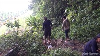 Air terjun di Desa Sanggulan itu ada di Desa Sanggulan, Kecamatan Sebulu, Kabupaten Kutai Kartanegara. Sebelum menuju ke sini, traveler diimbau menyiapkan fisik dan kemampuan mengendarai motor yang mumpuni karena medannya sangat berat. (Suriyatman/detikTravel)