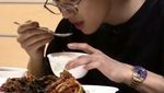 Chanyeol EXO Paling Doyan Makan Seafood hingga Semangka