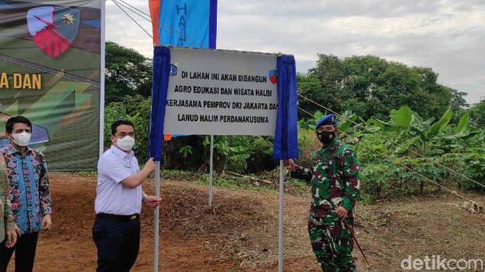 Wagub DKI Jakarta Riza Patria hadiri groundbreaking agrowisata di Kawasan Lanud Halim Perdanakusuma