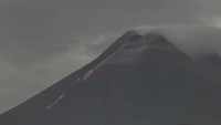 Lebih lanjut, selama periode 12 jam BPPTKG mencatat kegempaan Merapi yang meliputi gempa guguran sebanyak 82 kali gempa guguran dan 4 kali gempa hembusan.