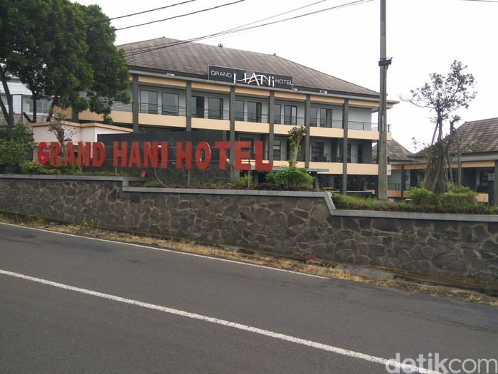 ilustrasi hotel di Lembang