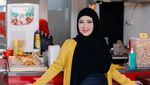 Jadi Istri Bupati Kendal, Intip Cantiknya Chacha Frederica Saat Belanja dan Makan Kue
