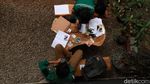 Foto Tempat Ngopi Adem di Bandung, Mejanya di Bawah Pohon Pinus