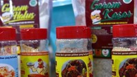 Garam-garam lokal itu ada yang dijadikan sebagai garam spa dengan warna-warni yang cantik dan ada juga garam untuk bumbu masakan dengan rasa udang, sapi, dan ayam. Foto: Instagram @lies_nurdin