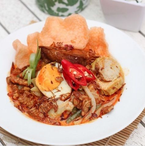 lontong cap go meh enak di jakarta