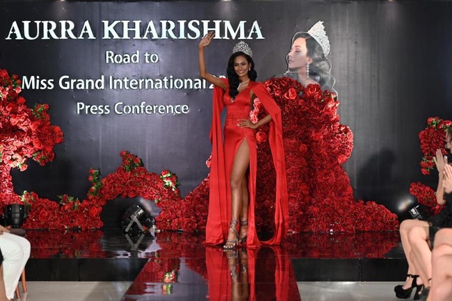 Di Miss Grand International 2020, Aurra Kharisma akan memakai sejumlah busana. Penampilan Aurra untuk ajang tersebut dipamerkan terlebih dulu jelang keberangkatannya. (Foto: Dok. Ivan Gunawan)