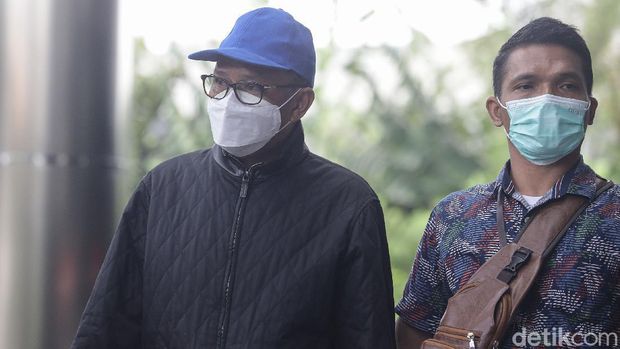 Gubernur Sulsel Nurdin Abdullah tiba di gedung KPK. Nurdin Abdullah sebelumnya terjaring operasi tangkap tangan (OTT) KPK.