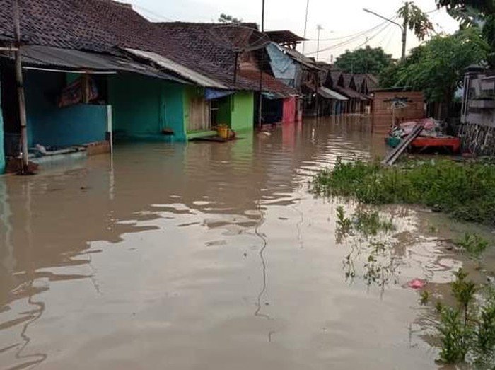 Permukiman di Cilegon terendam banjir pascahujan lebat
