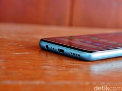 Unboxing Realme Narzo 30a, Calon HP Rp 1 Jutaan Bisa untuk Ngegame