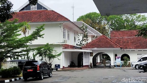 Suasana Rumah Jabatan Gubernur Sulsel pasca OTT KPK.