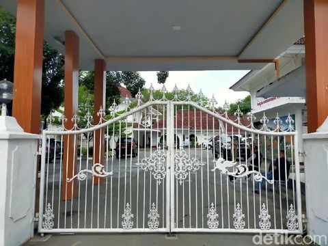 Suasana Rumah Jabatan Gubernur Sulsel pasca OTT KPK.