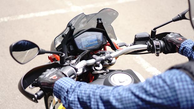 Test ride Moto Guzzi V85TT